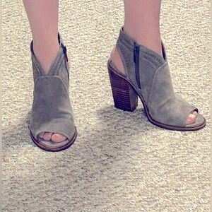 Vince Camaro peep toe western booties size 7